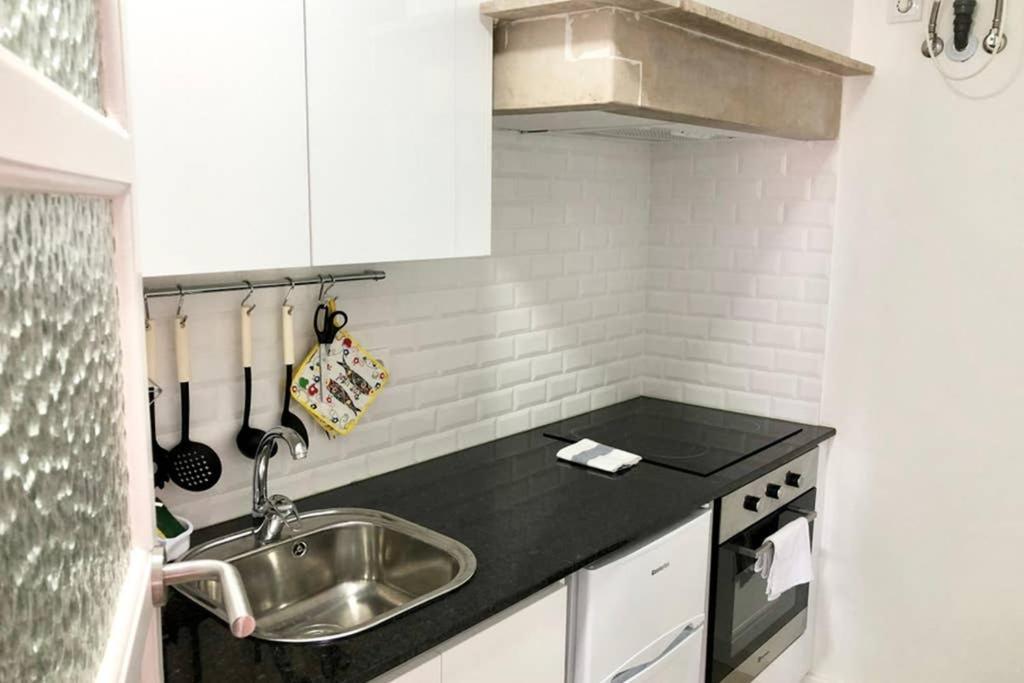 32 3 - Lisbon City Life Private Apartment, Bairro Alto Bagian luar foto