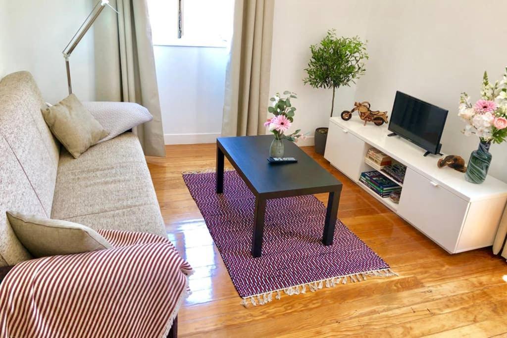 32 3 - Lisbon City Life Private Apartment, Bairro Alto Bagian luar foto
